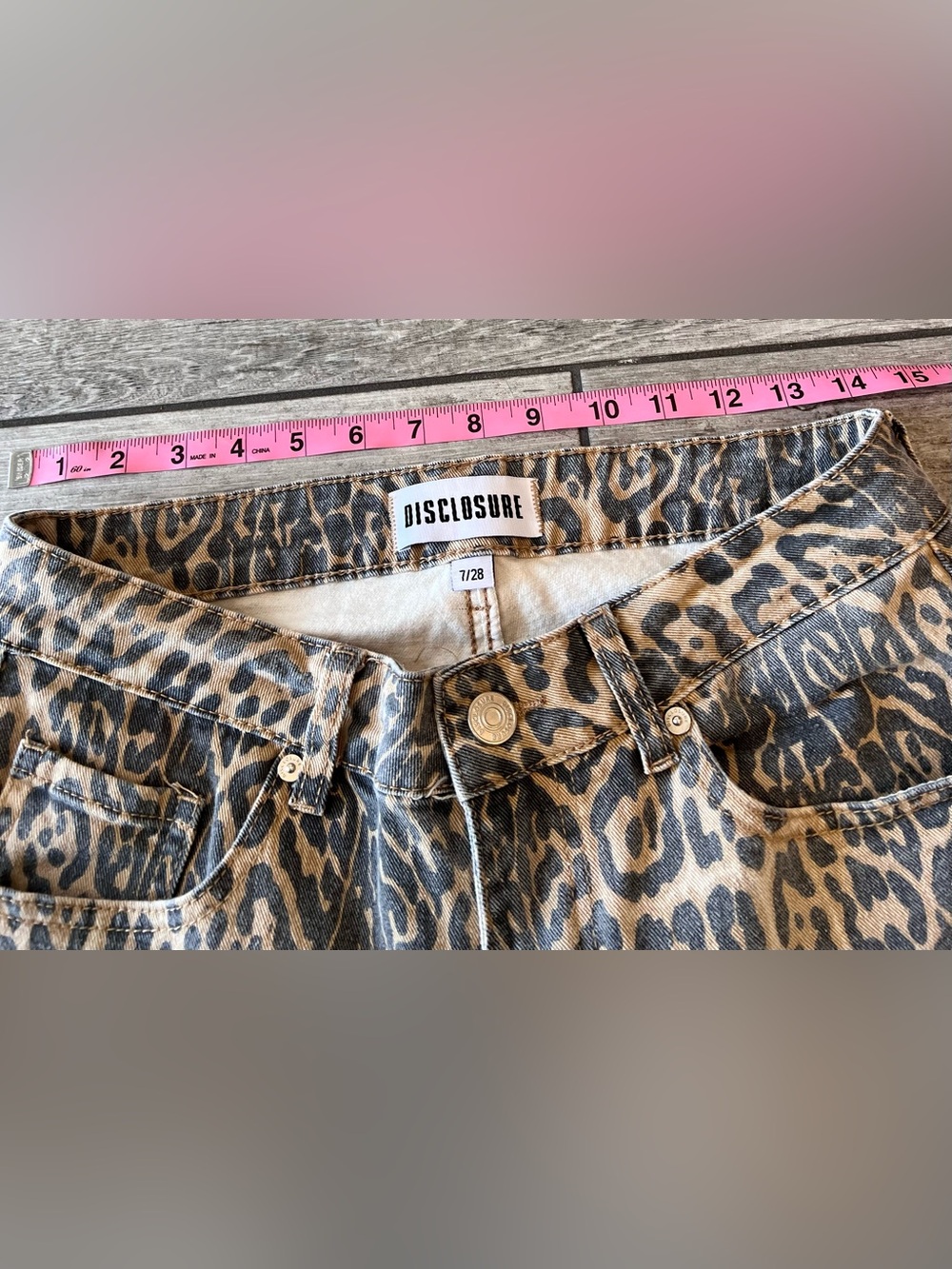 Disclosure Leopard Print Baggy Low Rise Wide Leg Jeans Size 7/28 Y2K Streetwear - Picture 7 of 8